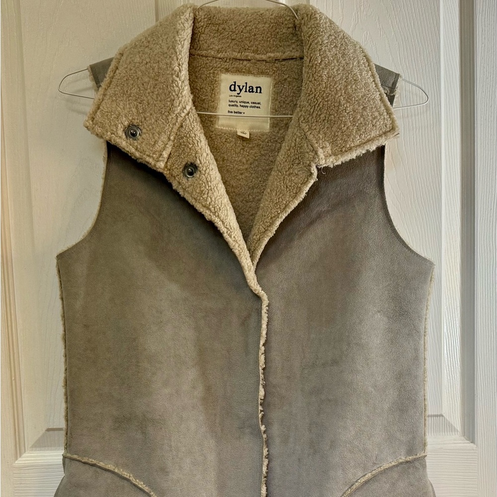 Dylan Los Angeles Long Fleece Vest, Gray(Taupe)Size XS